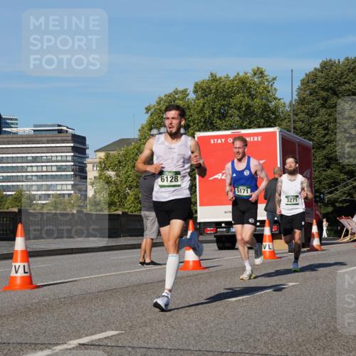 07.09.2025 - BARMER Alsterlauf Yannick Fuchs http://msf.ph/oto/8744950 07.09.2025 09:30:22 Laufen 6128, 700, 5171, 3271, 8221, 5874 meine-sportfotos.de