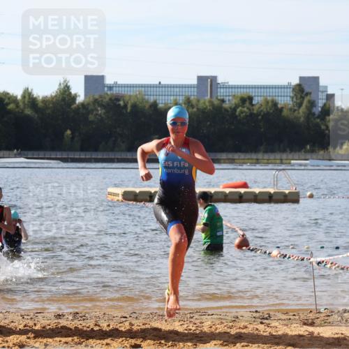 07.09.2025 - 19. Norderstedt Triathlon Luisa Fischer http://msf.ph/oto/8744954 07.09.2025 10:23:38 Schwimmen 57, 76, 107, 637, 651, 661, 678, 689 meine-sportfotos.de
