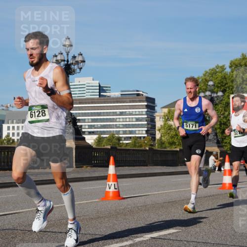 07.09.2025 - BARMER Alsterlauf Yannick Fuchs http://msf.ph/oto/8744964 07.09.2025 09:30:23 Laufen 6128, 5171, 327 meine-sportfotos.de