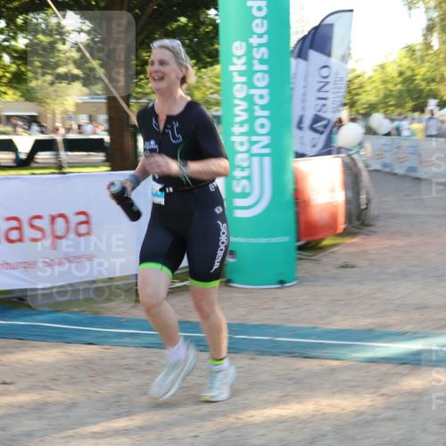07.09.2025 - 19. Norderstedt Triathlon Luisa Fischer http://msf.ph/oto/8744966 07.09.2025 17:16:18 Ziel 1450 meine-sportfotos.de