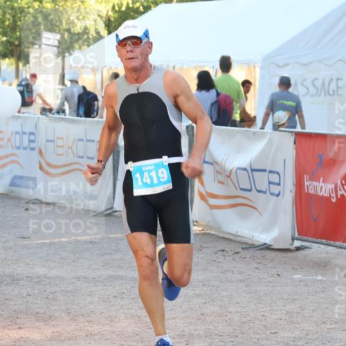 07.09.2025 - 19. Norderstedt Triathlon Luisa Fischer http://msf.ph/oto/8744979 07.09.2025 17:16:35 Ziel 1419 meine-sportfotos.de