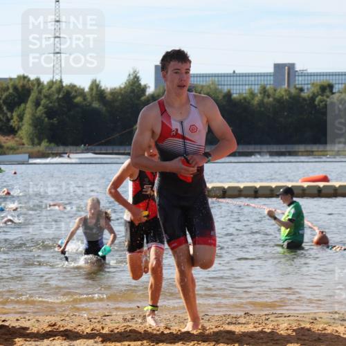 07.09.2025 - 19. Norderstedt Triathlon Luisa Fischer http://msf.ph/oto/8744999 07.09.2025 10:23:41 Schwimmen 57, 76, 107, 637, 643, 651, 661, 678, 689 meine-sportfotos.de