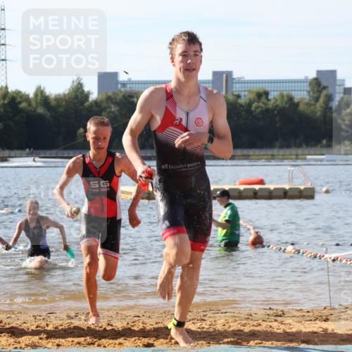 07.09.2025 - 19. Norderstedt Triathlon Luisa Fischer http://msf.ph/oto/8745001 07.09.2025 10:23:41 Schwimmen 57, 76, 107, 637, 643, 651, 661, 678, 689 meine-sportfotos.de
