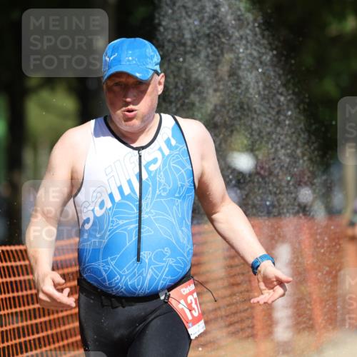 07.09.2025 - 19. Norderstedt Triathlon Michael Strokosch http://msf.ph/oto/8745007 07.09.2025 12:35:06 Laufen 251, 838, 1286, 1371 meine-sportfotos.de