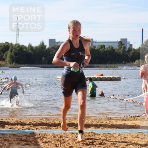 07.09.2025 - 19. Norderstedt Triathlon Luisa Fischer http://msf.ph/oto/8745047 07.09.2025 10:23:47 Schwimmen 57, 70, 76, 89, 107, 114, 643, 661, 678 meine-sportfotos.de