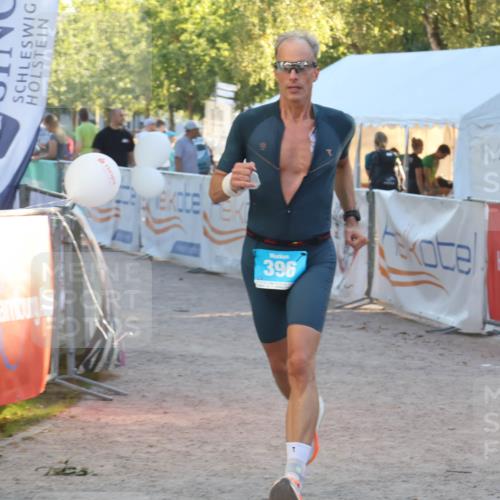 07.09.2025 - 19. Norderstedt Triathlon Luisa Fischer http://msf.ph/oto/8745050 07.09.2025 17:16:48 Ziel 396 meine-sportfotos.de