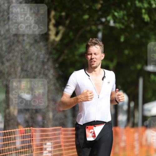 07.09.2025 - 19. Norderstedt Triathlon Michael Strokosch http://msf.ph/oto/8745055 07.09.2025 11:58:05 Laufen 276, 1219 meine-sportfotos.de