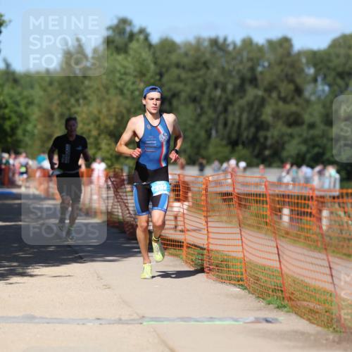 07.09.2025 - 19. Norderstedt Triathlon Michael Strokosch http://msf.ph/oto/8745074 07.09.2025 14:46:11 Laufen 392, 989, 991 meine-sportfotos.de