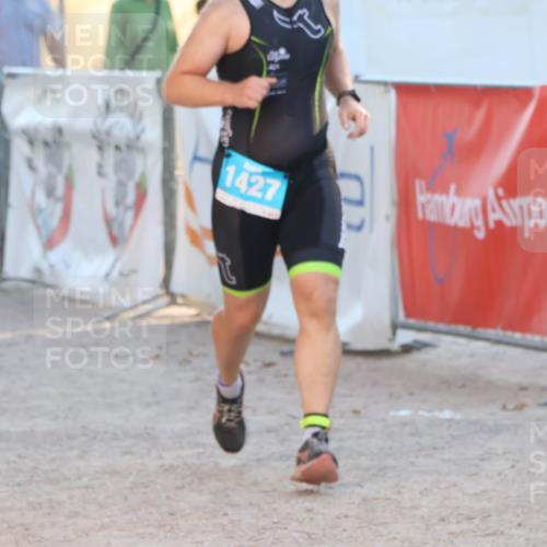 07.09.2025 - 19. Norderstedt Triathlon Luisa Fischer http://msf.ph/oto/8745080 07.09.2025 17:16:55 Ziel 396, 1427 meine-sportfotos.de