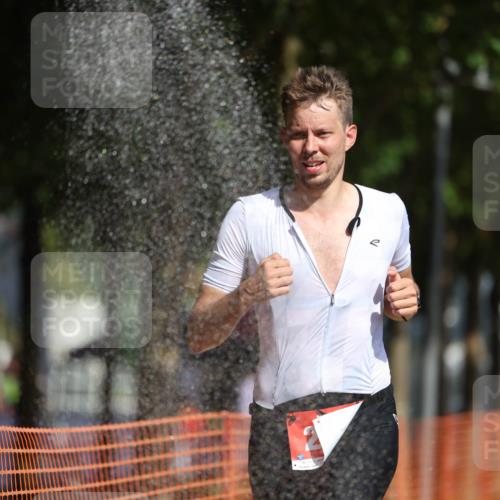 07.09.2025 - 19. Norderstedt Triathlon Michael Strokosch http://msf.ph/oto/8745090 07.09.2025 11:58:05 Laufen 276, 1219 meine-sportfotos.de