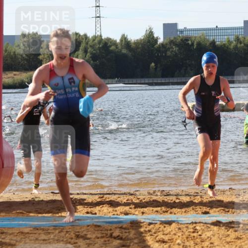 07.09.2025 - 19. Norderstedt Triathlon Luisa Fischer http://msf.ph/oto/8745092 07.09.2025 10:23:51 Schwimmen 57, 70, 89, 107, 114, 643, 661 meine-sportfotos.de