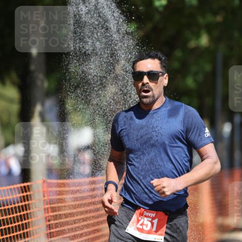 07.09.2025 - 19. Norderstedt Triathlon Michael Strokosch http://msf.ph/oto/8745100 07.09.2025 12:35:13 Laufen 251, 838 meine-sportfotos.de