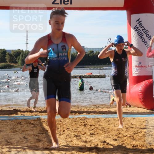 07.09.2025 - 19. Norderstedt Triathlon Luisa Fischer http://msf.ph/oto/8745108 07.09.2025 10:23:52 Schwimmen 70, 89, 107, 114, 643, 661 meine-sportfotos.de