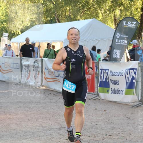 07.09.2025 - 19. Norderstedt Triathlon Luisa Fischer http://msf.ph/oto/8745120 07.09.2025 17:16:57 Ziel 1427 meine-sportfotos.de