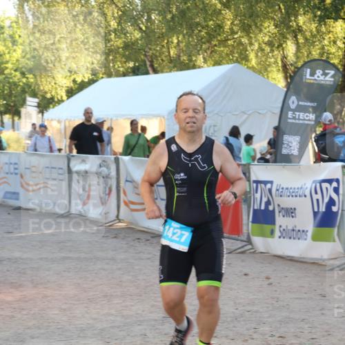 07.09.2025 - 19. Norderstedt Triathlon Luisa Fischer http://msf.ph/oto/8745124 07.09.2025 17:16:57 Ziel 1427 meine-sportfotos.de