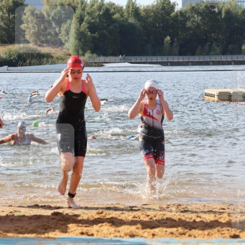 07.09.2025 - 19. Norderstedt Triathlon Luisa Fischer http://msf.ph/oto/8745162 07.09.2025 10:24:01 Schwimmen 70, 71, 75, 89, 113, 114, 636 meine-sportfotos.de