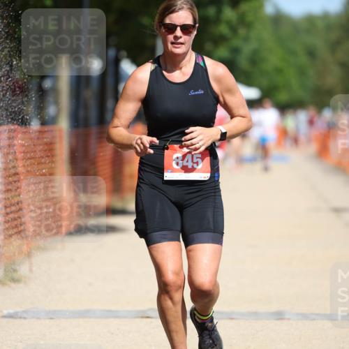 07.09.2025 - 19. Norderstedt Triathlon Michael Strokosch http://msf.ph/oto/8745182 07.09.2025 12:35:27 Laufen 151, 845, 851 meine-sportfotos.de