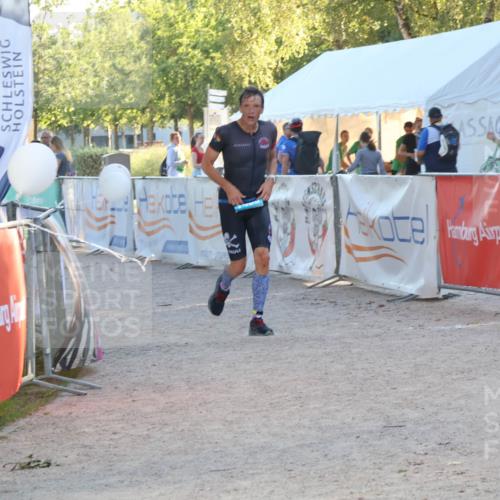 07.09.2025 - 19. Norderstedt Triathlon Luisa Fischer http://msf.ph/oto/8745237 07.09.2025 17:18:51 Ziel 1460 meine-sportfotos.de