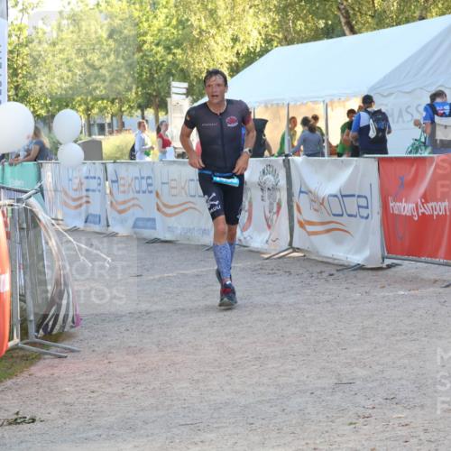 07.09.2025 - 19. Norderstedt Triathlon Luisa Fischer http://msf.ph/oto/8745241 07.09.2025 17:18:52 Ziel 1460 meine-sportfotos.de