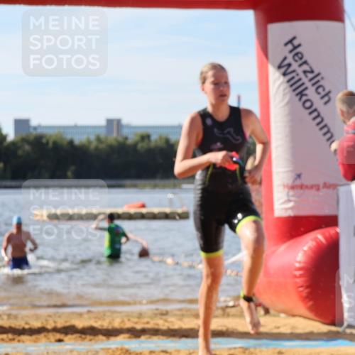 07.09.2025 - 19. Norderstedt Triathlon Luisa Fischer http://msf.ph/oto/8745278 07.09.2025 10:24:09 Schwimmen 71, 75, 105, 113, 115, 635, 636, 660 meine-sportfotos.de