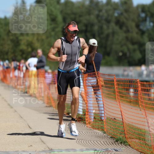 07.09.2025 - 19. Norderstedt Triathlon Michael Strokosch http://msf.ph/oto/8745283 07.09.2025 12:35:31 Laufen 151, 845, 851 meine-sportfotos.de