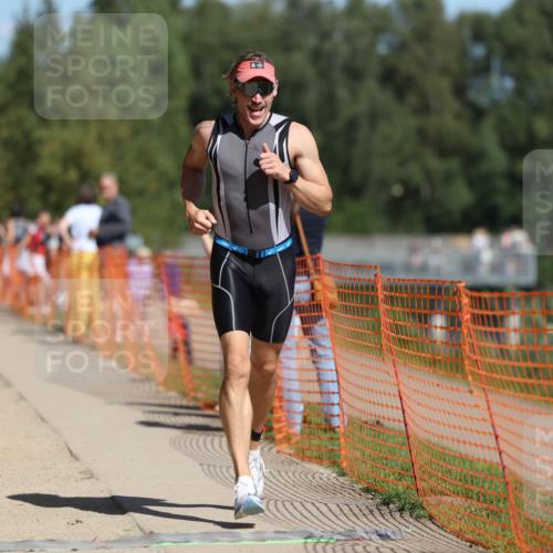 07.09.2025 - 19. Norderstedt Triathlon Michael Strokosch http://msf.ph/oto/8745305 07.09.2025 12:35:31 Laufen 151, 845, 851 meine-sportfotos.de