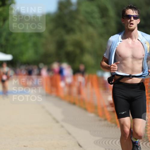 07.09.2025 - 19. Norderstedt Triathlon Michael Strokosch http://msf.ph/oto/8745306 07.09.2025 11:58:26 Laufen 185, 1172, 1182 meine-sportfotos.de