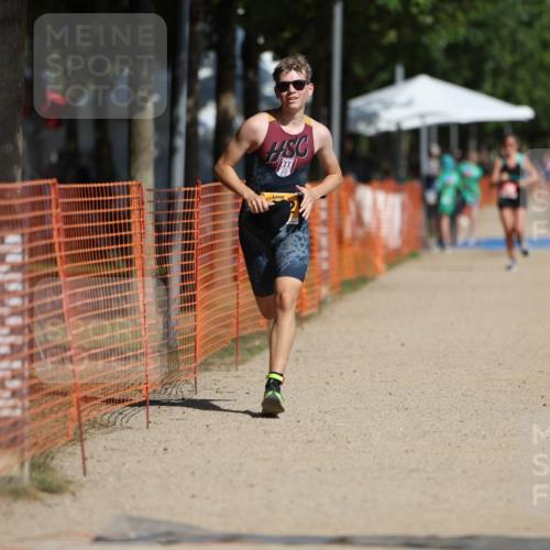 07.09.2025 - 19. Norderstedt Triathlon Michael Strokosch http://msf.ph/oto/8745322 07.09.2025 11:58:28 Laufen 185, 1172, 1182 meine-sportfotos.de