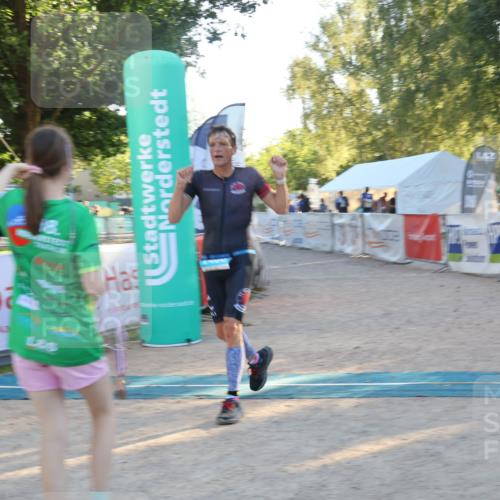 07.09.2025 - 19. Norderstedt Triathlon Luisa Fischer http://msf.ph/oto/8745328 07.09.2025 17:18:56 Ziel 1460 meine-sportfotos.de