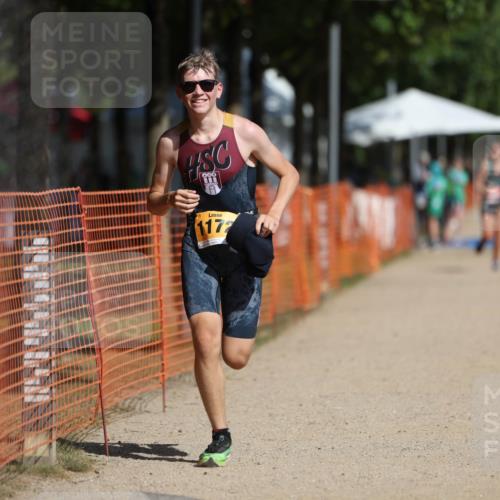 07.09.2025 - 19. Norderstedt Triathlon Michael Strokosch http://msf.ph/oto/8745360 07.09.2025 11:58:29 Laufen 185, 1172, 1182 meine-sportfotos.de
