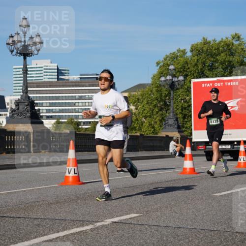 07.09.2025 - BARMER Alsterlauf Yannick Fuchs http://msf.ph/oto/8745418 07.09.2025 09:31:00 Laufen 8128, 1 meine-sportfotos.de