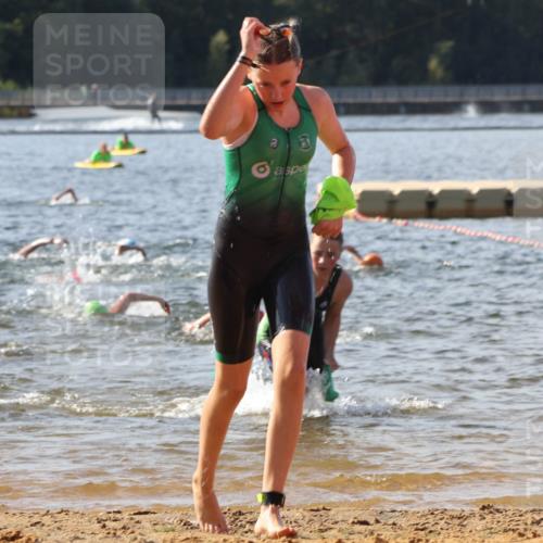07.09.2025 - 19. Norderstedt Triathlon Luisa Fischer http://msf.ph/oto/8745478 07.09.2025 10:24:24 Schwimmen 60, 79, 102, 104, 105, 115, 124, 132, 134, 660, 665, 683 meine-sportfotos.de