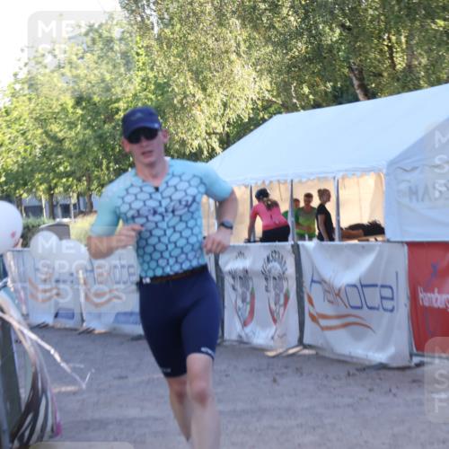 07.09.2025 - 19. Norderstedt Triathlon Luisa Fischer http://msf.ph/oto/8745523 07.09.2025 17:20:12 Ziel 405 meine-sportfotos.de