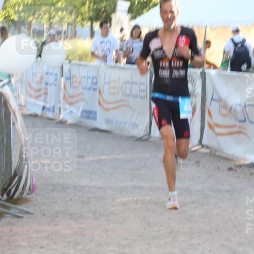 07.09.2025 - 19. Norderstedt Triathlon Luisa Fischer http://msf.ph/oto/8745546 07.09.2025 17:20:25 Ziel 406 meine-sportfotos.de