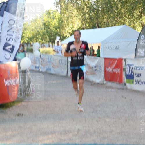 07.09.2025 - 19. Norderstedt Triathlon Luisa Fischer http://msf.ph/oto/8745559 07.09.2025 17:20:27 Ziel 406 meine-sportfotos.de