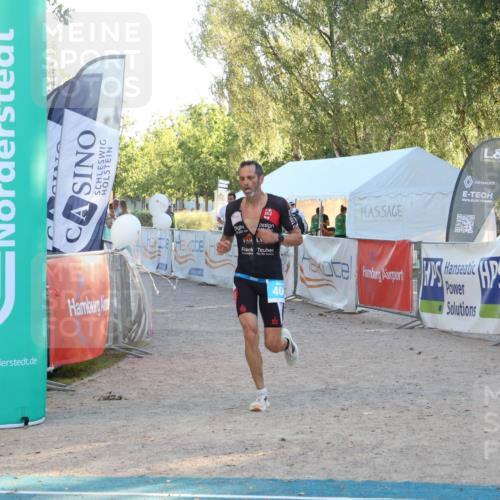 07.09.2025 - 19. Norderstedt Triathlon Luisa Fischer http://msf.ph/oto/8745561 07.09.2025 17:20:27 Ziel 406 meine-sportfotos.de