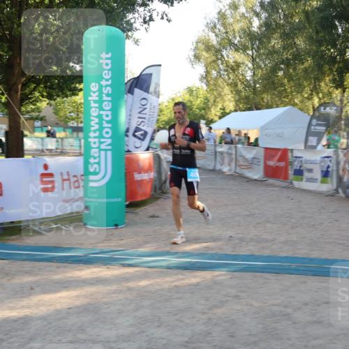 07.09.2025 - 19. Norderstedt Triathlon Luisa Fischer http://msf.ph/oto/8745573 07.09.2025 17:20:28 Ziel 406 meine-sportfotos.de