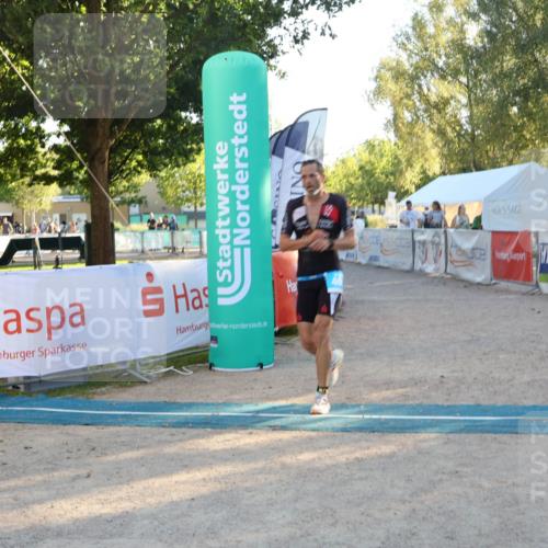 07.09.2025 - 19. Norderstedt Triathlon Luisa Fischer http://msf.ph/oto/8745579 07.09.2025 17:20:28 Ziel 406 meine-sportfotos.de