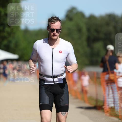 07.09.2025 - 19. Norderstedt Triathlon Michael Strokosch http://msf.ph/oto/8745587 07.09.2025 12:35:46 Laufen 140, 697, 737, 1220 meine-sportfotos.de