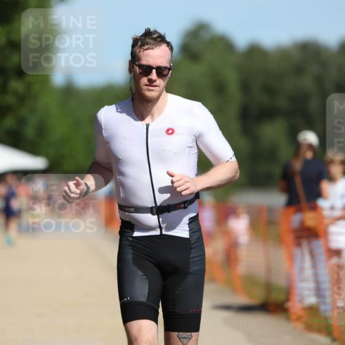 07.09.2025 - 19. Norderstedt Triathlon Michael Strokosch http://msf.ph/oto/8745593 07.09.2025 12:35:47 Laufen 697, 737 meine-sportfotos.de