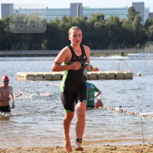 07.09.2025 - 19. Norderstedt Triathlon Luisa Fischer http://msf.ph/oto/8745621 07.09.2025 10:24:28 Schwimmen 60, 79, 102, 104, 124, 132, 134, 665, 683 meine-sportfotos.de