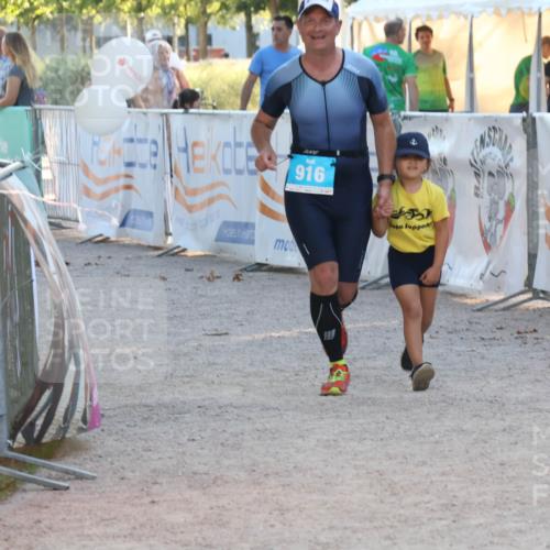 07.09.2025 - 19. Norderstedt Triathlon Luisa Fischer http://msf.ph/oto/8745639 07.09.2025 17:20:39 Ziel 916 meine-sportfotos.de