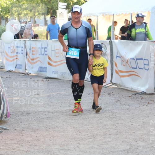 07.09.2025 - 19. Norderstedt Triathlon Luisa Fischer http://msf.ph/oto/8745648 07.09.2025 17:20:40 Ziel 916 meine-sportfotos.de