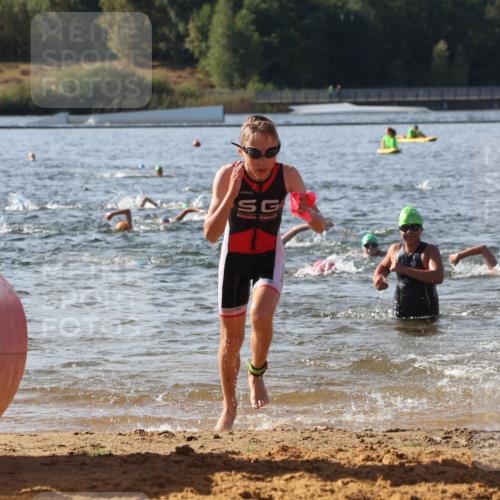 07.09.2025 - 19. Norderstedt Triathlon Luisa Fischer http://msf.ph/oto/8745659 07.09.2025 10:24:33 Schwimmen 83, 104, 124, 132, 674, 683 meine-sportfotos.de