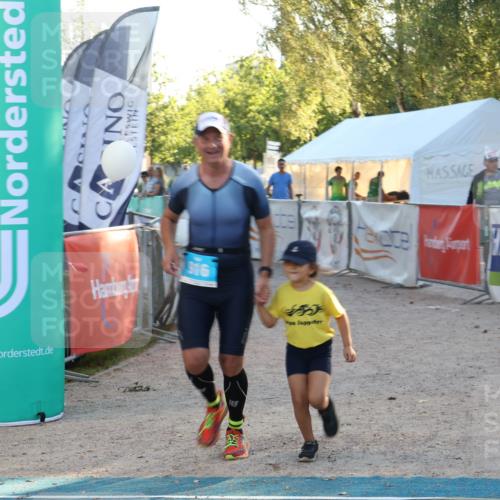 07.09.2025 - 19. Norderstedt Triathlon Luisa Fischer http://msf.ph/oto/8745721 07.09.2025 17:20:43 Ziel 916 meine-sportfotos.de
