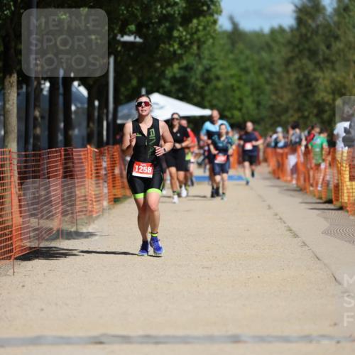 07.09.2025 - 19. Norderstedt Triathlon Michael Strokosch http://msf.ph/oto/8745729 07.09.2025 12:36:01 Laufen 1242, 1258 meine-sportfotos.de