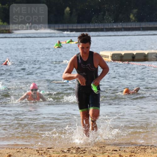 07.09.2025 - 19. Norderstedt Triathlon Luisa Fischer http://msf.ph/oto/8745733 07.09.2025 10:24:38 Schwimmen 83, 104, 123, 124, 132, 674, 683 meine-sportfotos.de