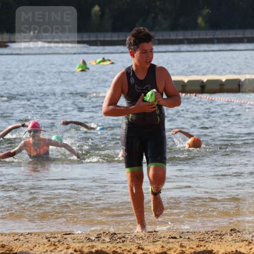 07.09.2025 - 19. Norderstedt Triathlon Luisa Fischer http://msf.ph/oto/8745744 07.09.2025 10:24:39 Schwimmen 83, 104, 123, 132, 674, 683 meine-sportfotos.de