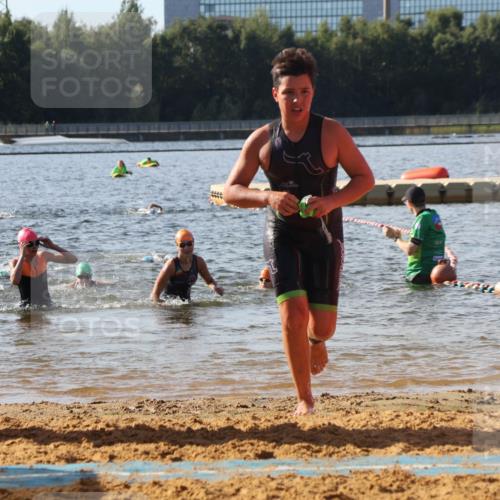 07.09.2025 - 19. Norderstedt Triathlon Luisa Fischer http://msf.ph/oto/8745764 07.09.2025 10:24:40 Schwimmen 83, 104, 123, 132, 674, 683 meine-sportfotos.de