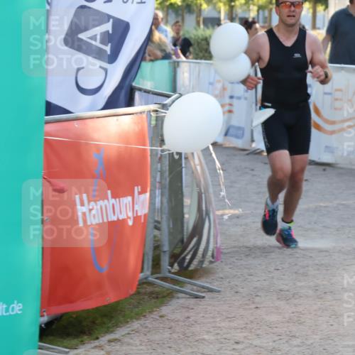 07.09.2025 - 19. Norderstedt Triathlon Luisa Fischer http://msf.ph/oto/8745768 07.09.2025 17:21:01 Ziel 893 meine-sportfotos.de